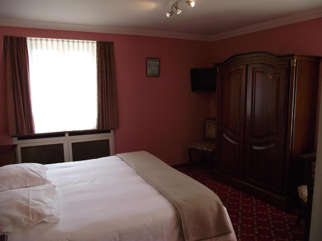 Hostellerie Au Cygne Wissembourg Oda fotoğraf