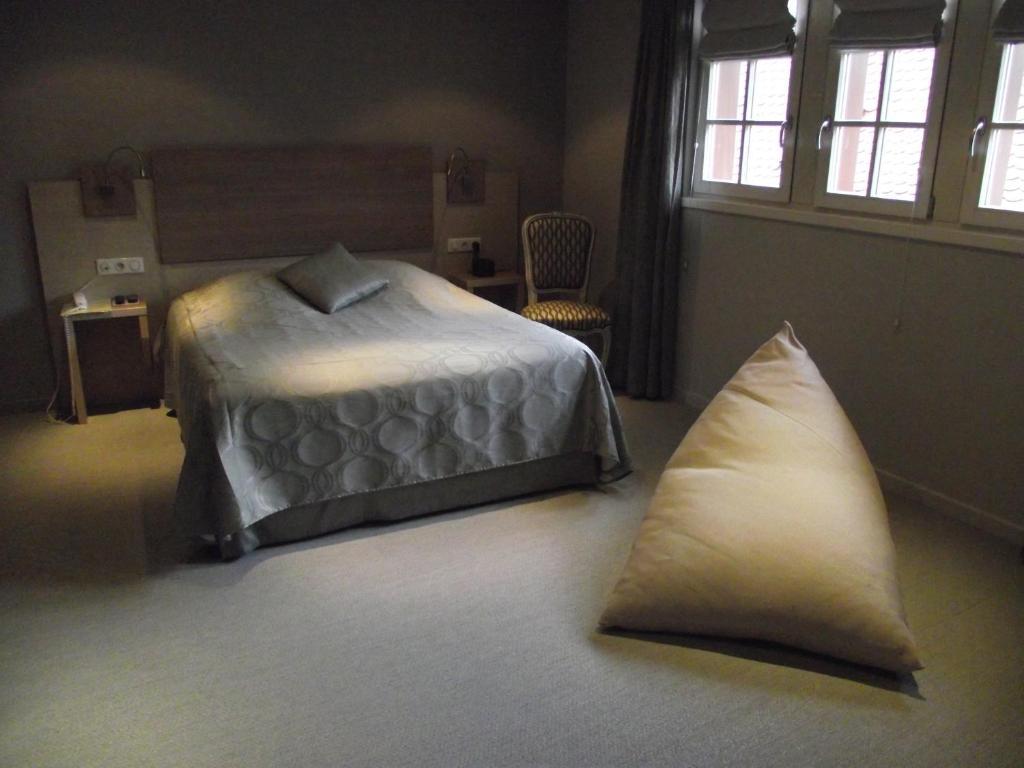 Hostellerie Au Cygne Wissembourg Oda fotoğraf